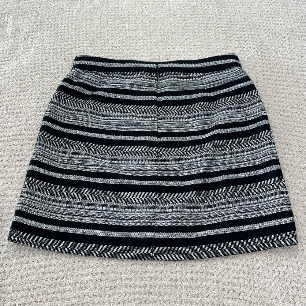 J. Crew Black & White Knit Faux Wrap Mini Skirt Size 0 Fully Lined - Picture 2 of 8